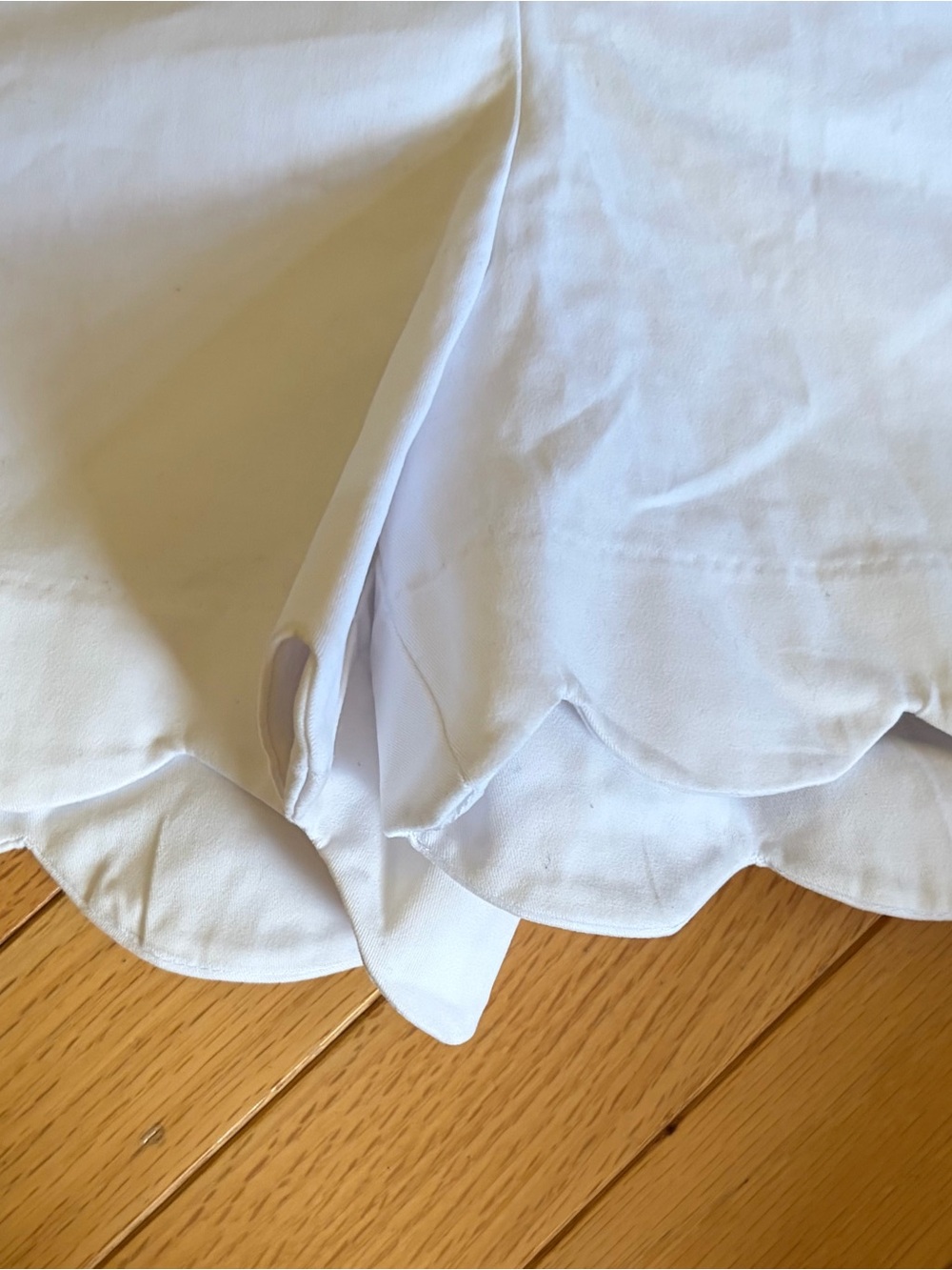 Francesca's Collections White Scalloped Hem High-Waist Shorts - Picture 2 of 3